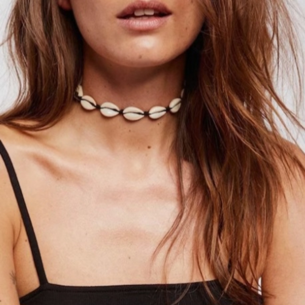 Boho Tropical Island Natural Shell Puka Choker Shell Necklace